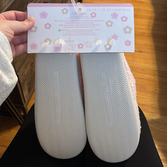 Slippers - Picture 2 of 5